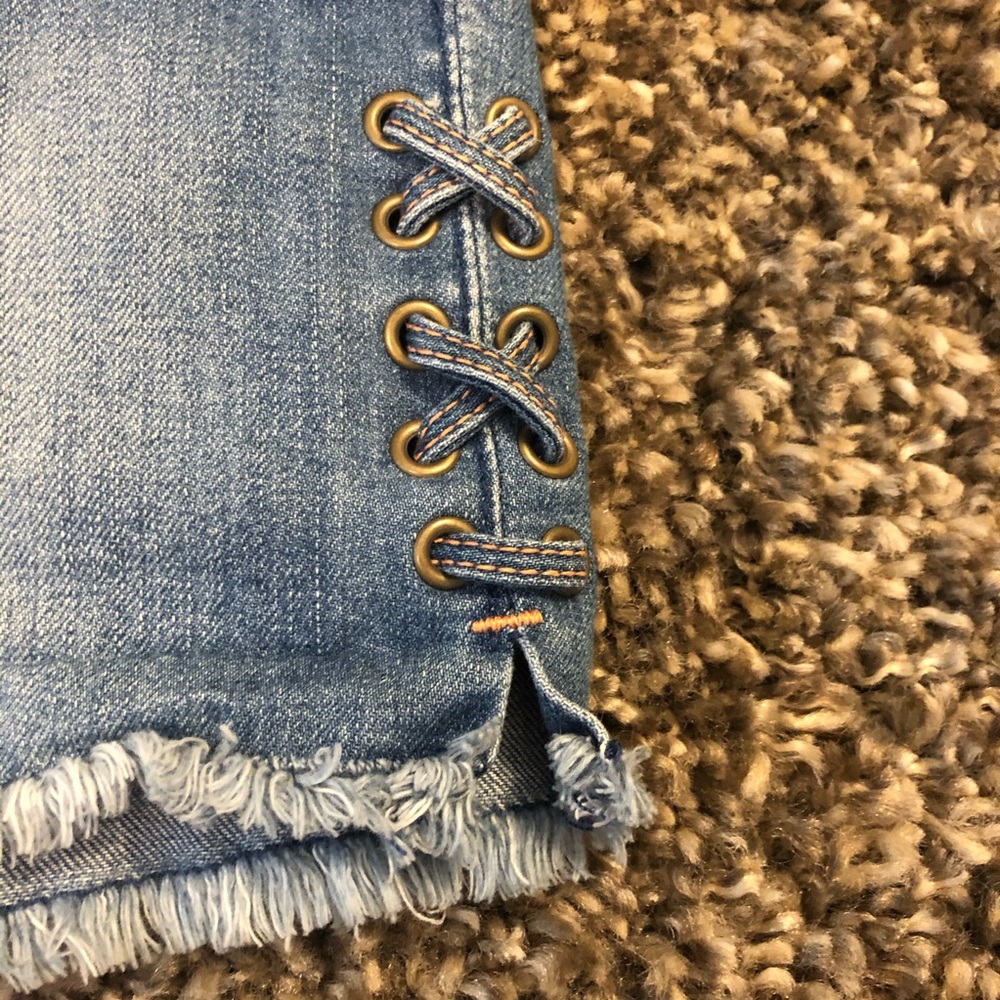 Hollister Cross Tie High Waisted Jean Shorts - Picture 2 of 4